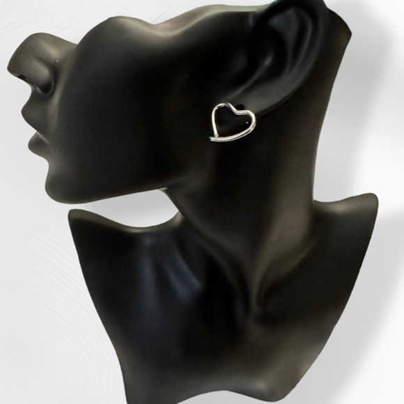 4/$25 - 
 Heart Earrings - Picture 2 of 2